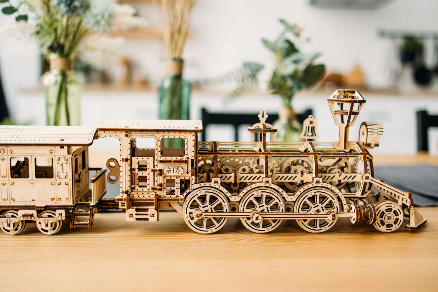 Wood Trick Locomotive R17 WDTK022